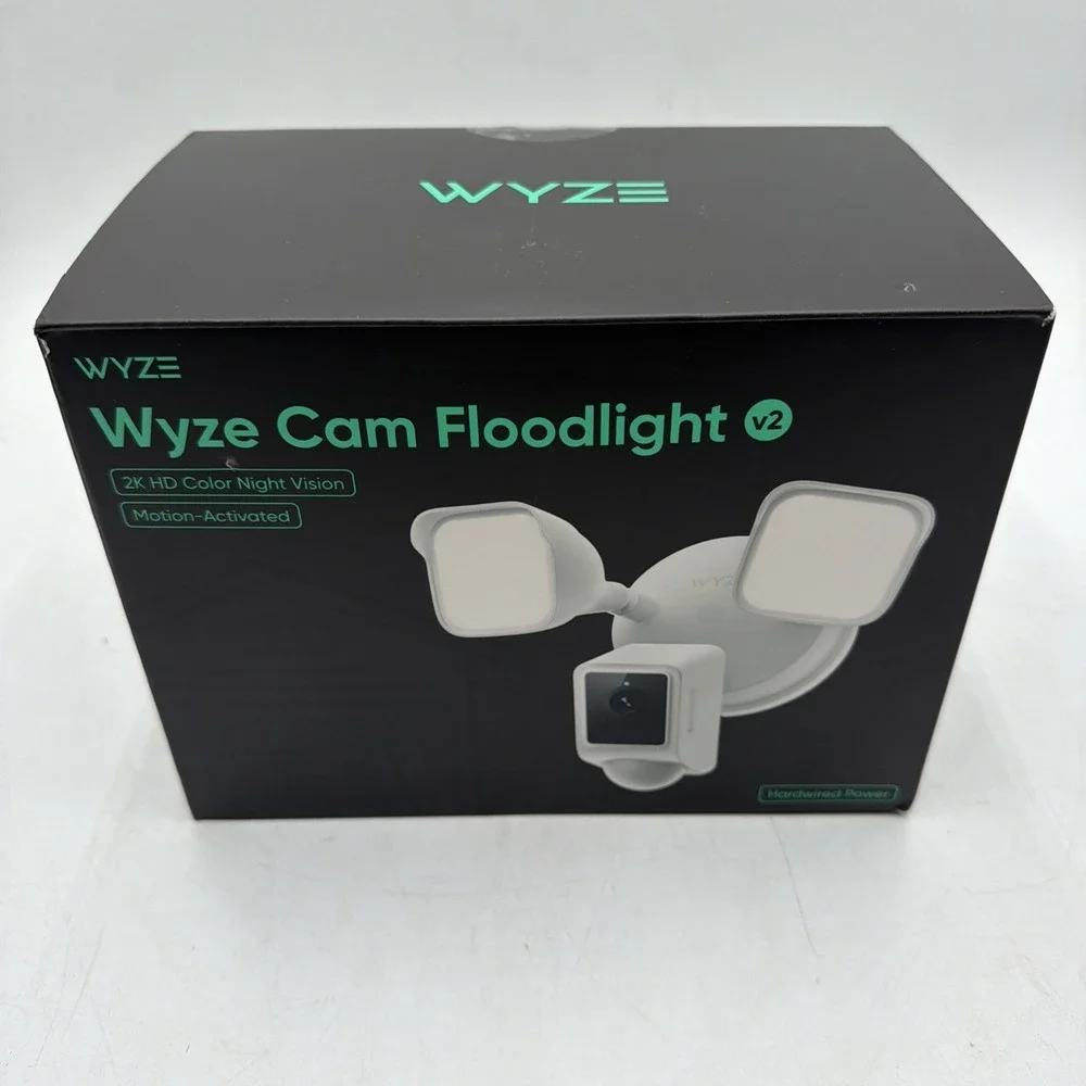 Wyze Cam Floodlight V2 Motion-Activated 2K HD Color Night Vision Camera